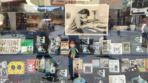 De etalage rondom Fiep Westendorp bij Athenaeum Boekhandel Spui